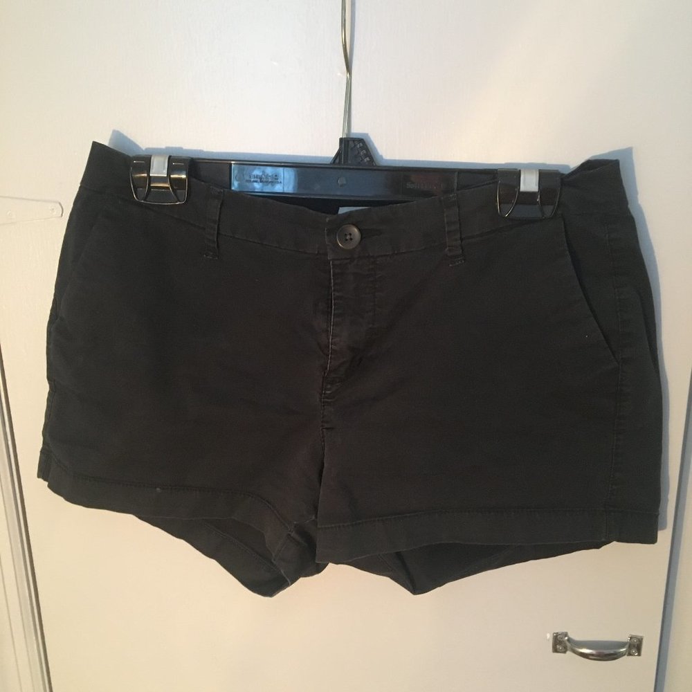 Mid-rise Cuffed Black Jean Shorts Women - 3"seam